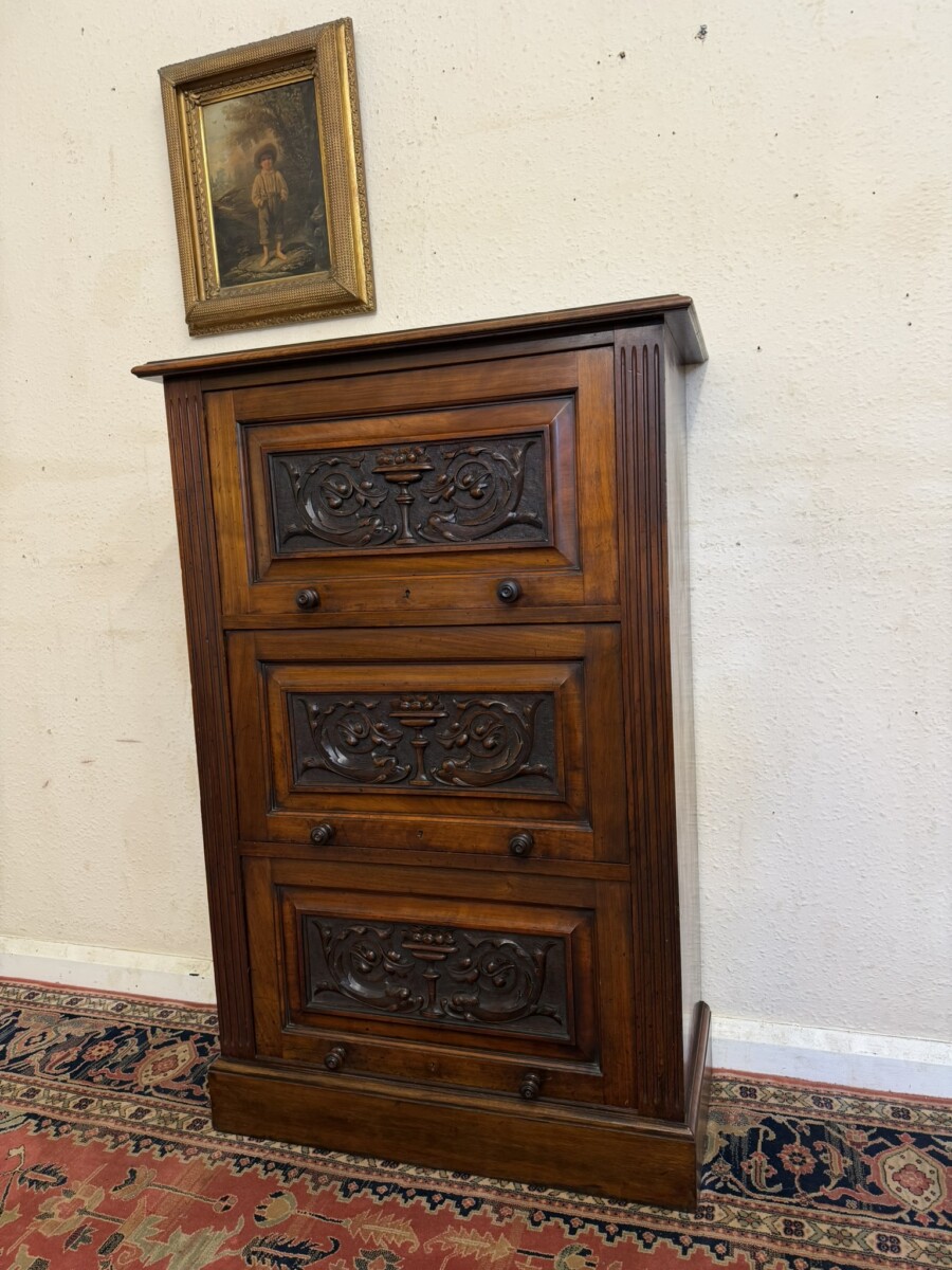 ANTIQUE CARVED WALNUT THREE DOOR BARRISTERS CABINET CIRCA 1910 - Image 2