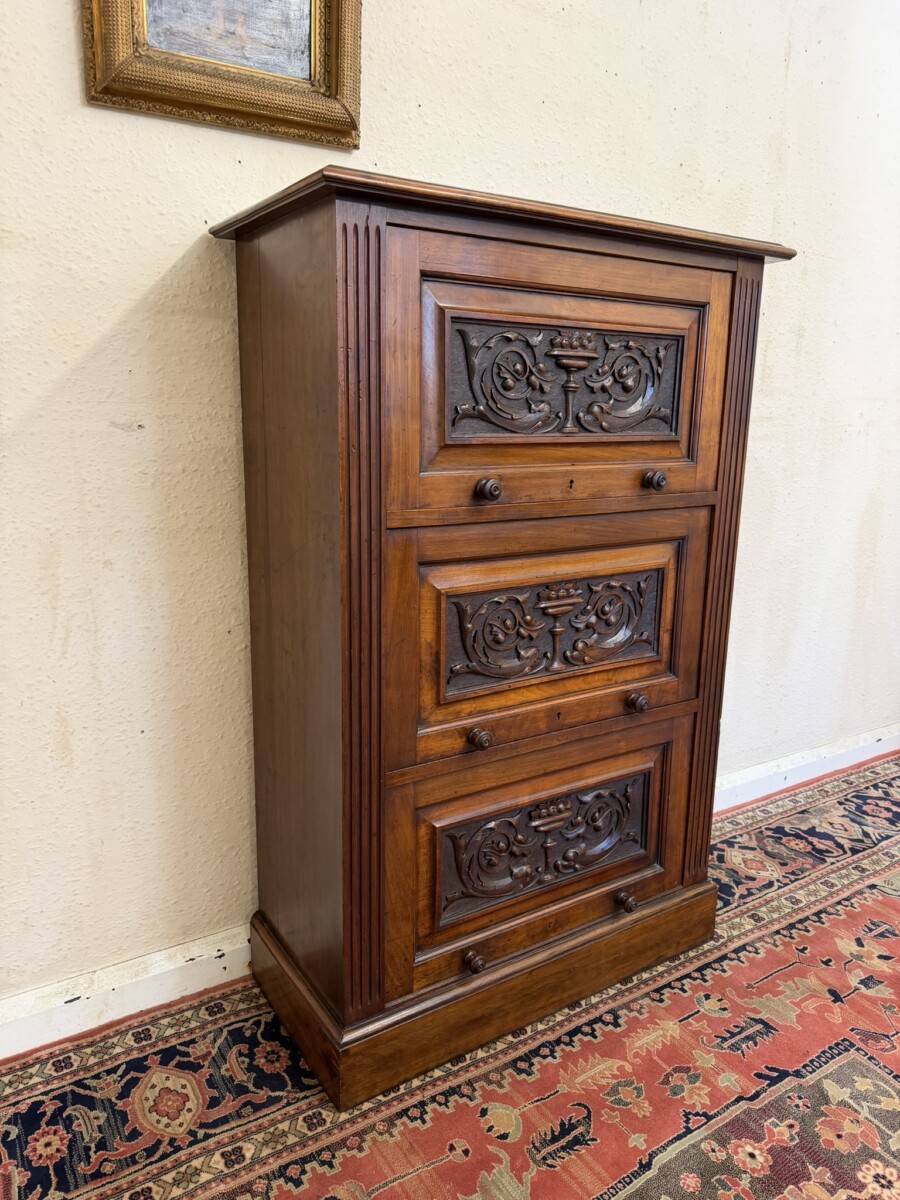ANTIQUE CARVED WALNUT THREE DOOR BARRISTERS CABINET CIRCA 1910 - Image 3