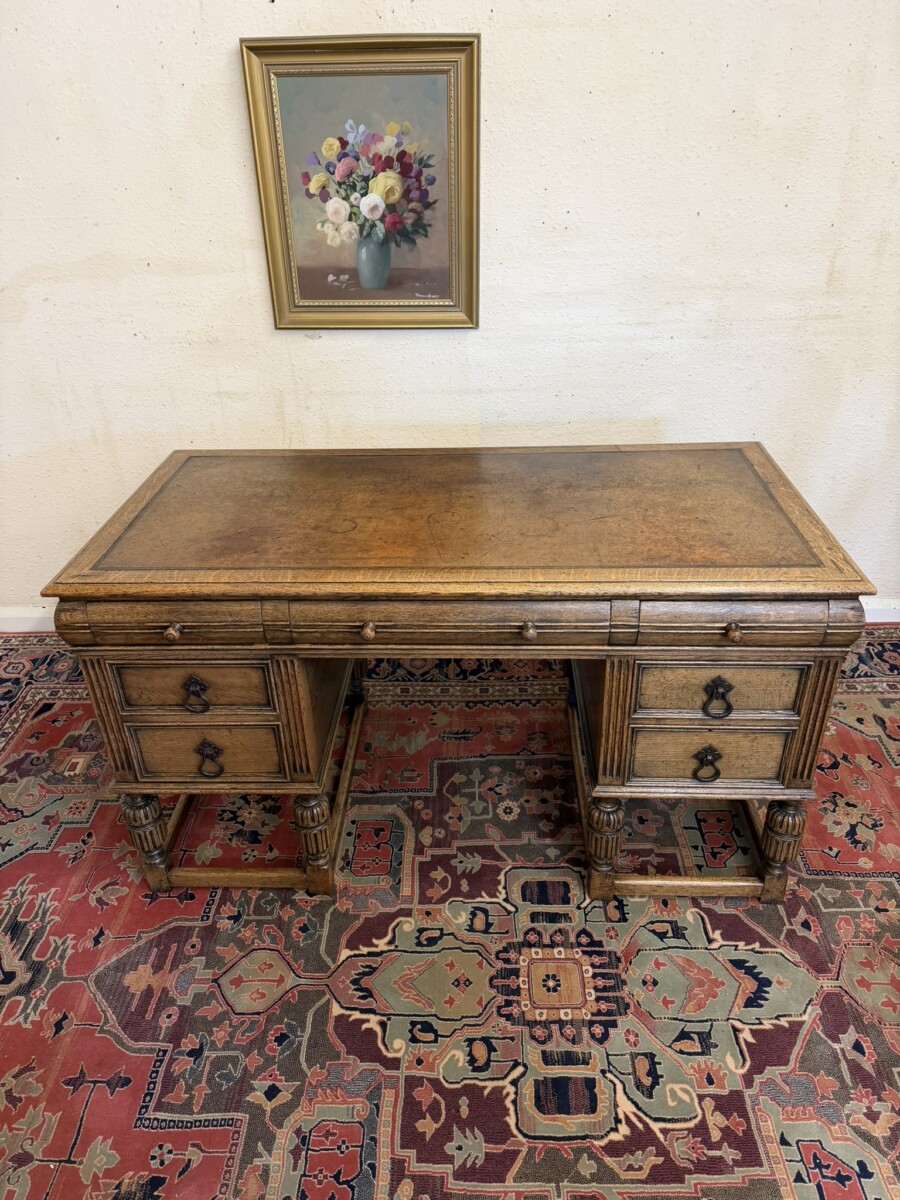 QUALITY ANTIQUE CARVED OAK WRITING DESK CIRCA 1920 - Image 2