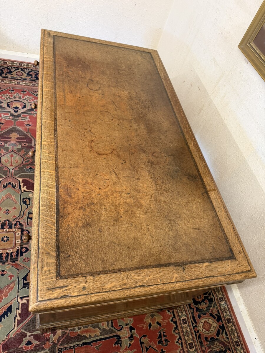 QUALITY ANTIQUE CARVED OAK WRITING DESK CIRCA 1920 - Image 8