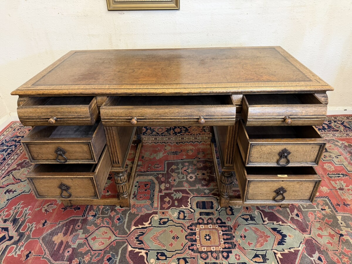 QUALITY ANTIQUE CARVED OAK WRITING DESK CIRCA 1920 - Image 11