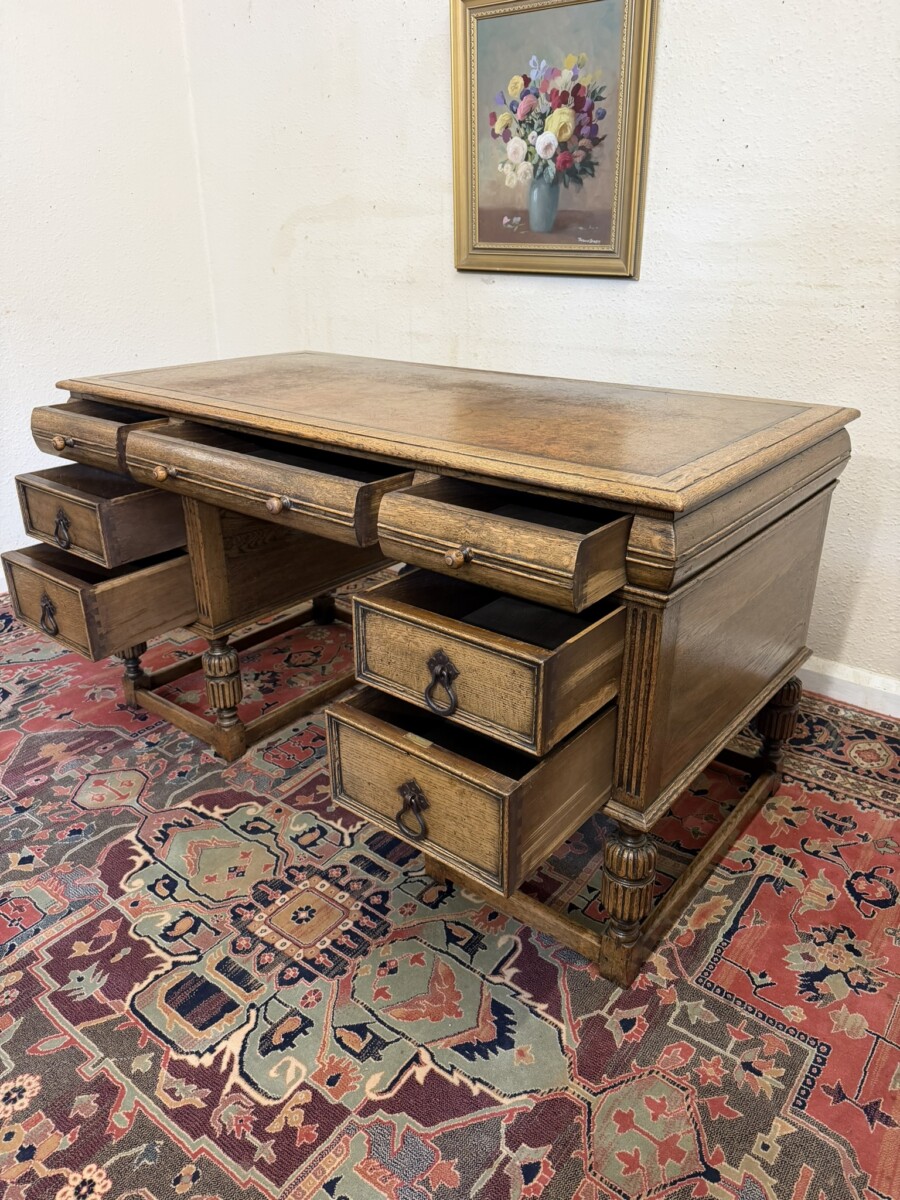 QUALITY ANTIQUE CARVED OAK WRITING DESK CIRCA 1920 - Image 12
