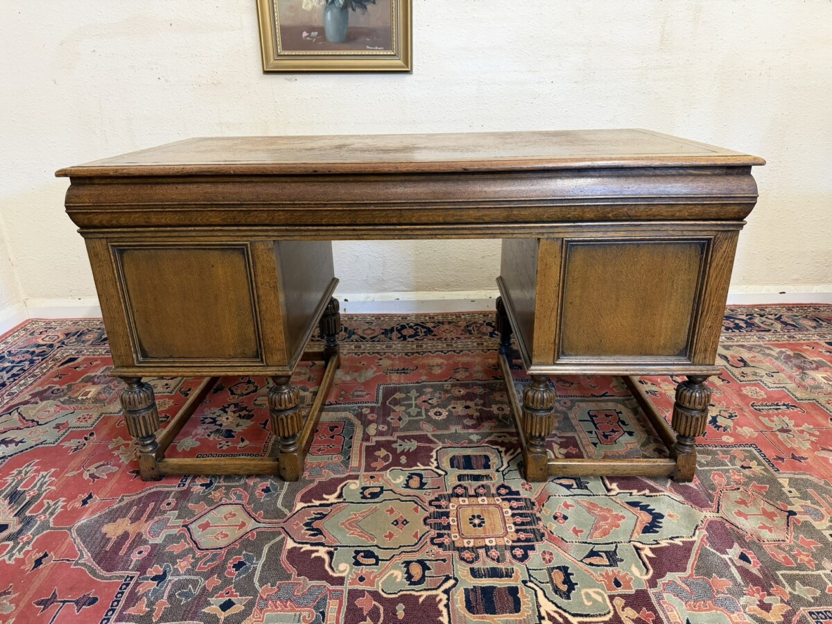 QUALITY ANTIQUE CARVED OAK WRITING DESK CIRCA 1920 - Image 13