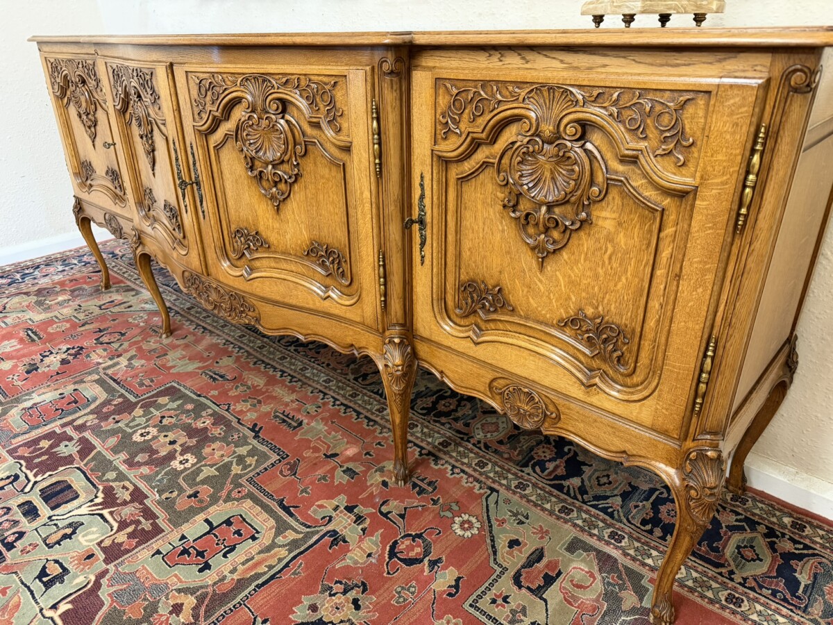 ANTIQUE FRENCH SHAPED CARVED OAK FOUR DOOR ENFILADE/CREDENZA CIRCA 1930 - Image 7