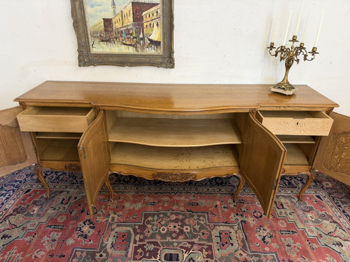 ANTIQUE FRENCH SHAPED CARVED OAK FOUR DOOR ENFILADE/CREDENZA CIRCA 1930 - Image 15