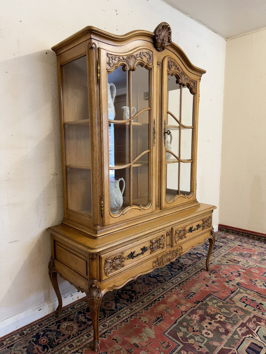 ANTIQUE FRENCH CARVED OAK GLAZED CABINET CIRCA 1930 - Image 4