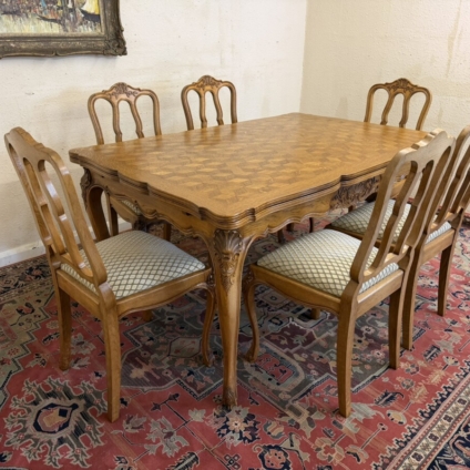 ANTIQUE FRENCH CARVED OAK PARQUETRY TOP EXTENDING TABLE & SIX CHAIRS CIRCA 1930