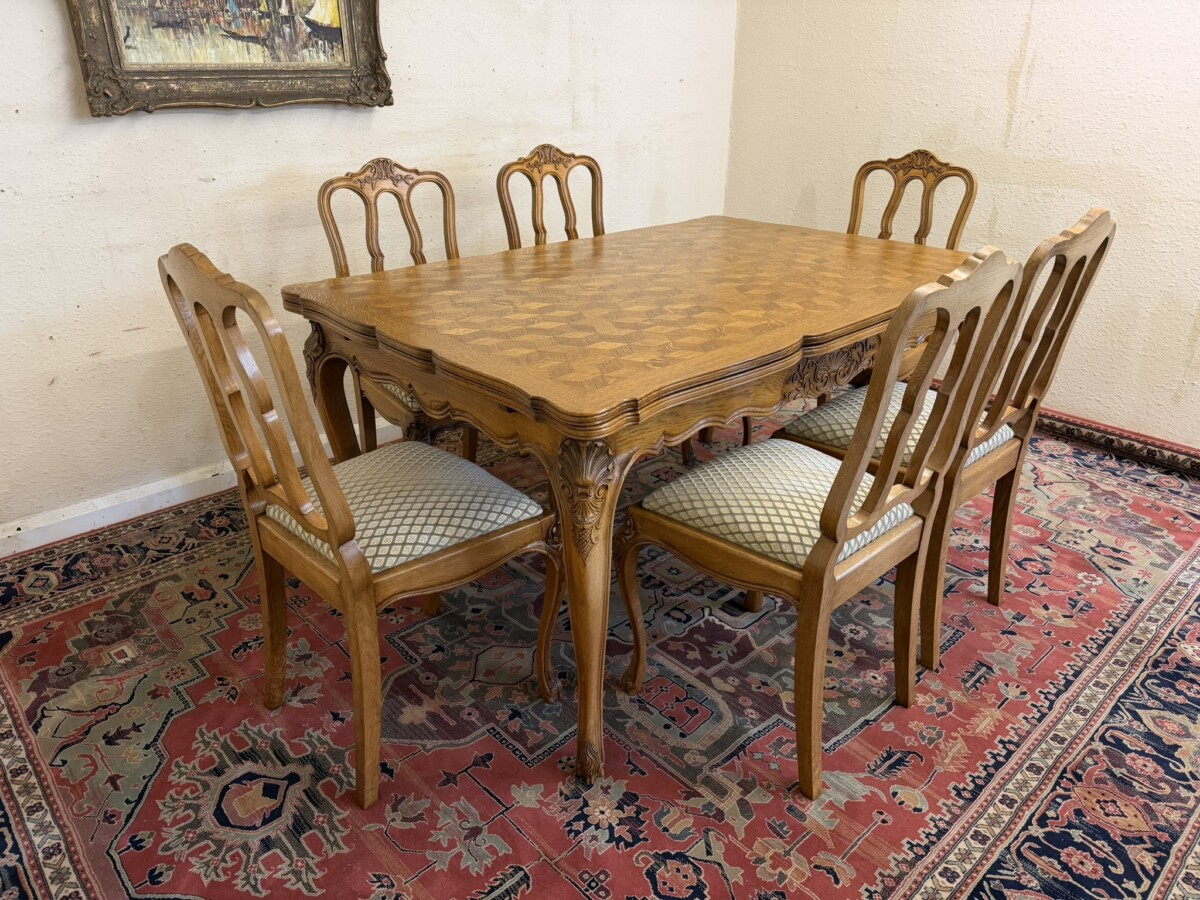 ANTIQUE FRENCH CARVED OAK PARQUETRY TOP EXTENDING TABLE & SIX CHAIRS CIRCA 1930