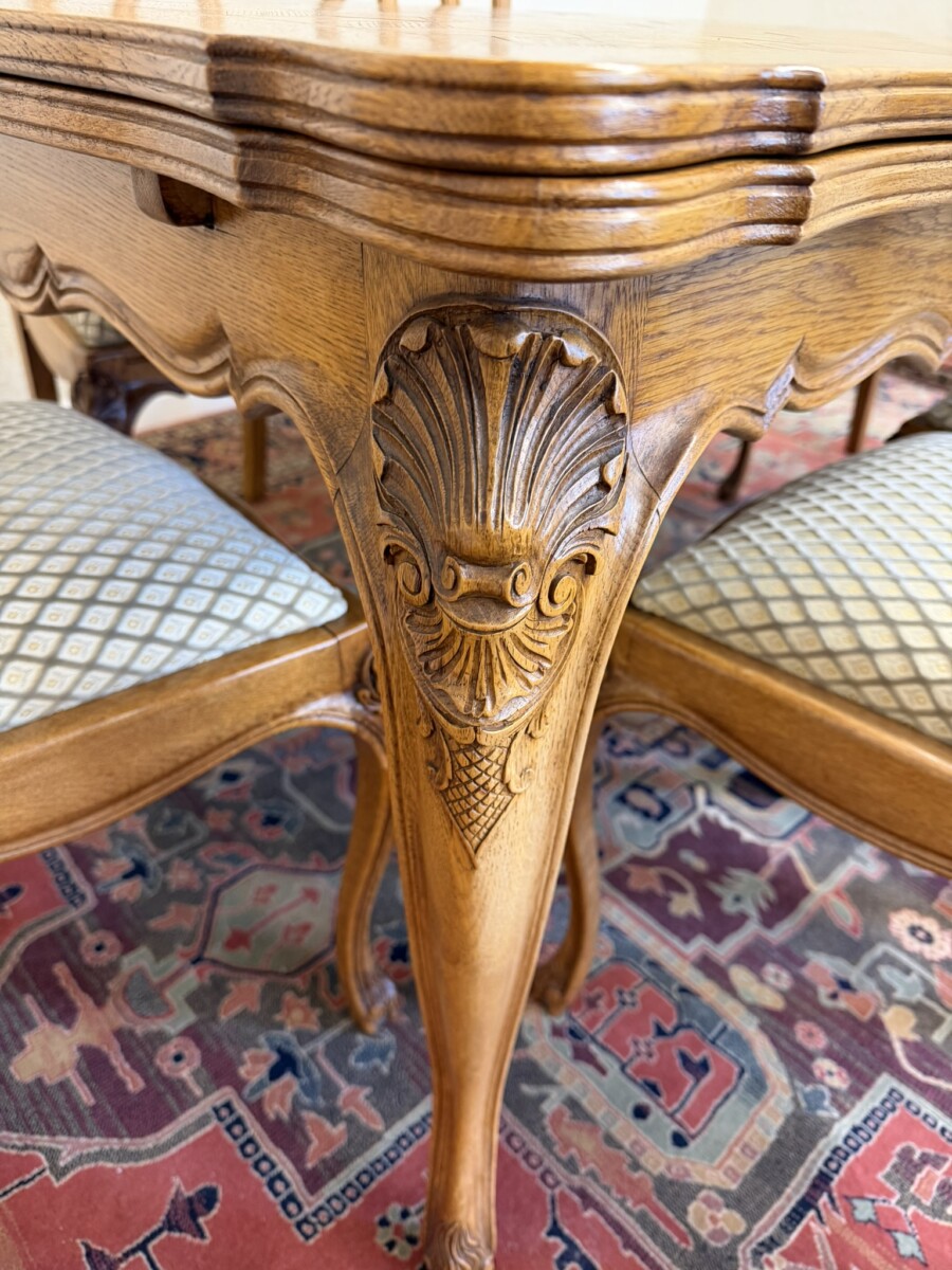 ANTIQUE FRENCH CARVED OAK PARQUETRY TOP EXTENDING TABLE & SIX CHAIRS CIRCA 1930 - Image 5