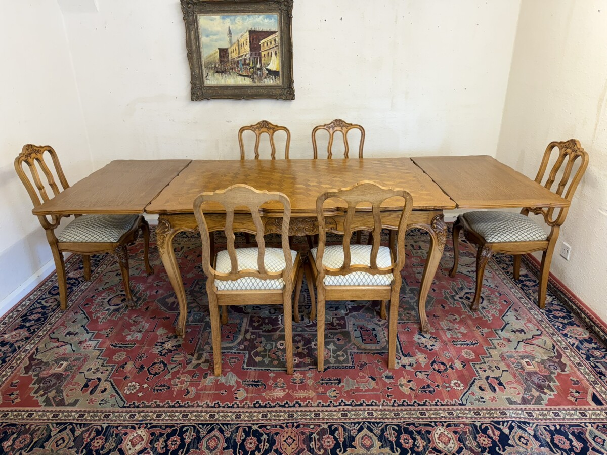 ANTIQUE FRENCH CARVED OAK PARQUETRY TOP EXTENDING TABLE & SIX CHAIRS CIRCA 1930 - Image 10