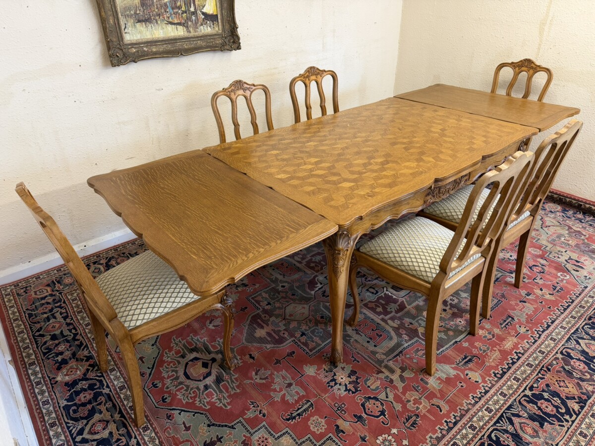 ANTIQUE FRENCH CARVED OAK PARQUETRY TOP EXTENDING TABLE & SIX CHAIRS CIRCA 1930 - Image 11