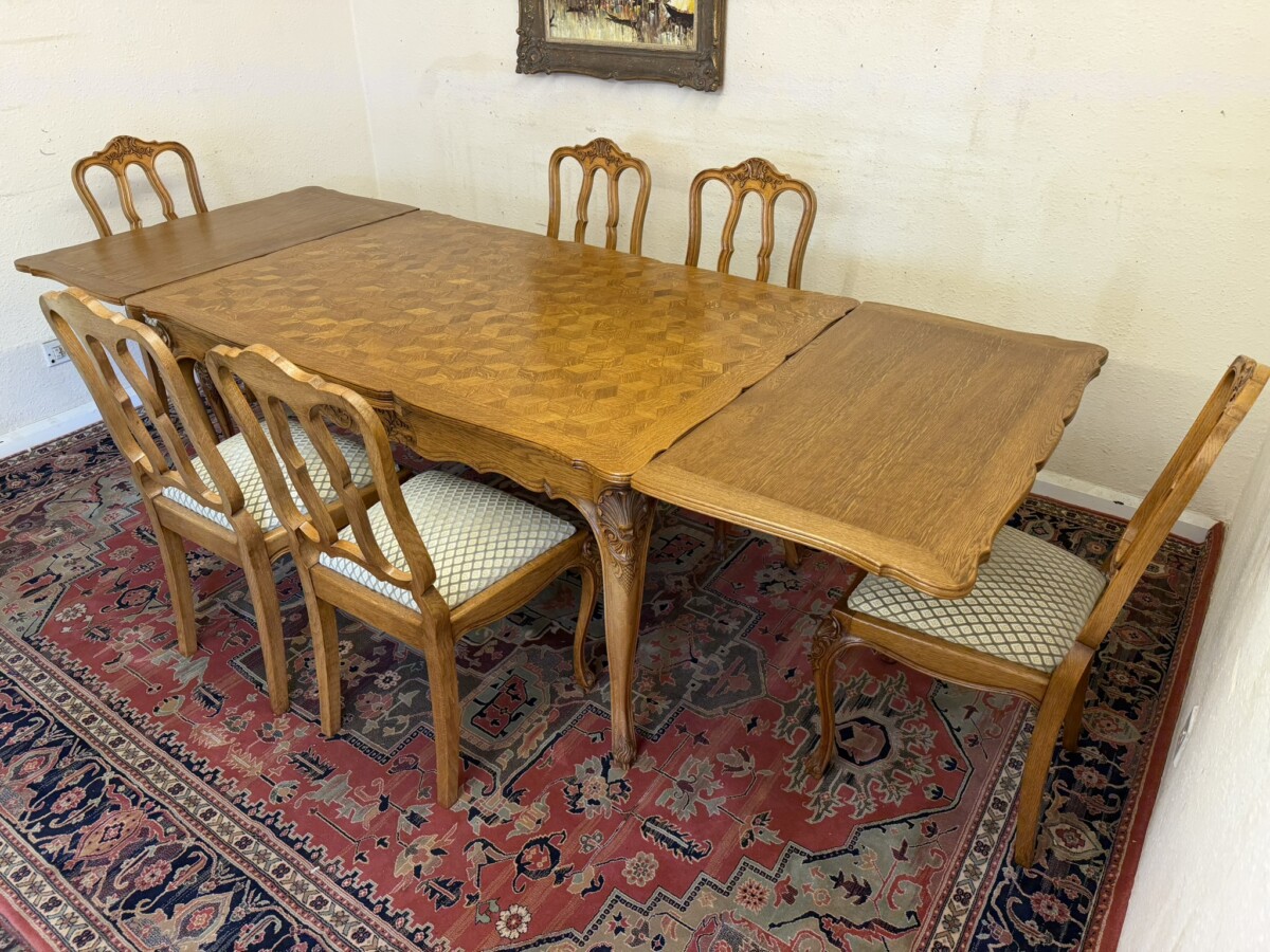 ANTIQUE FRENCH CARVED OAK PARQUETRY TOP EXTENDING TABLE & SIX CHAIRS CIRCA 1930 - Image 12