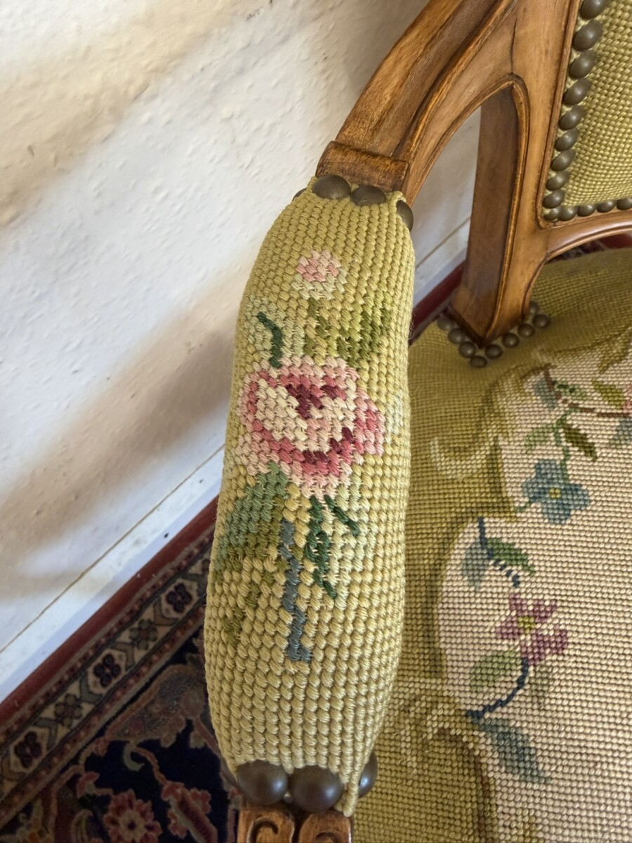 ELEGANT FRENCH CARVED WALNUT NEEDLEPOINT ARMCHAIR CIRCA 1930 - Image 4