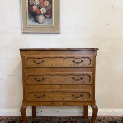 ELEGANT FRENCH SOLID OAK SHAPED TOP CHEST OF THREE DRAWERS CIRCA 1950