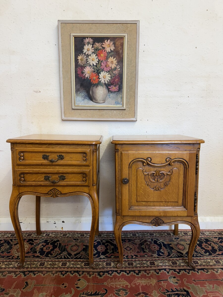FRENCH PAIR OF CARVED OAK HIS AND HERS BEDSIDE CABINETS CIRCA 1950