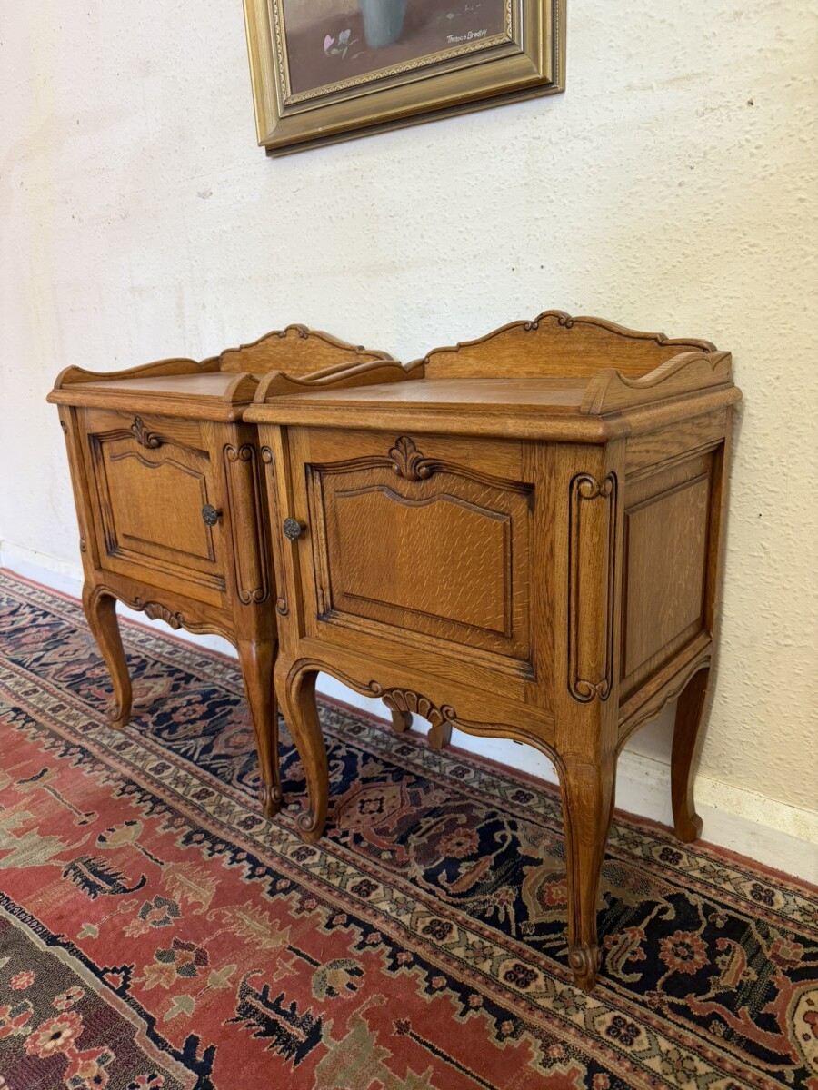 PAIR OF FRENCH CARVED OAK BEDSIDE CABINETS CIRCA 1950 - Image 2