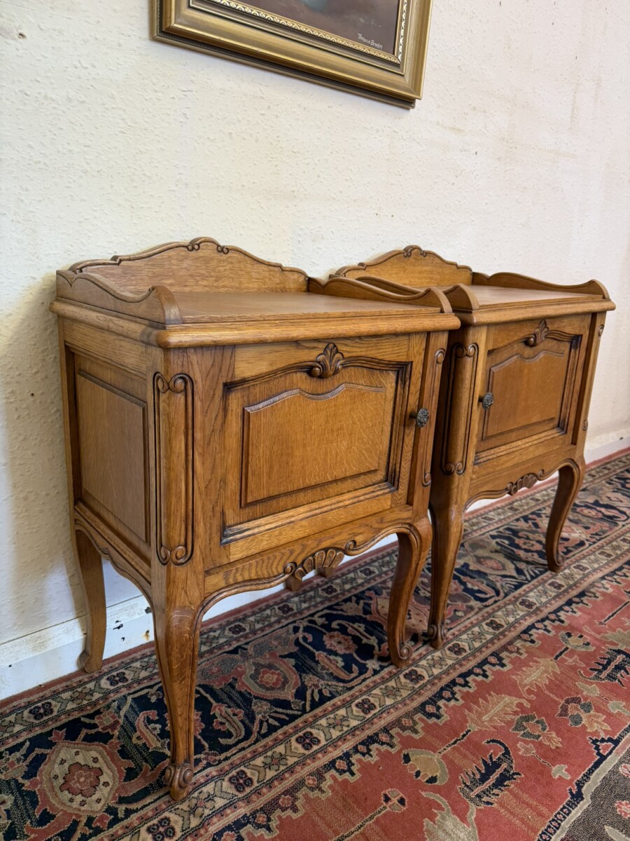 PAIR OF FRENCH CARVED OAK BEDSIDE CABINETS CIRCA 1950 - Image 3