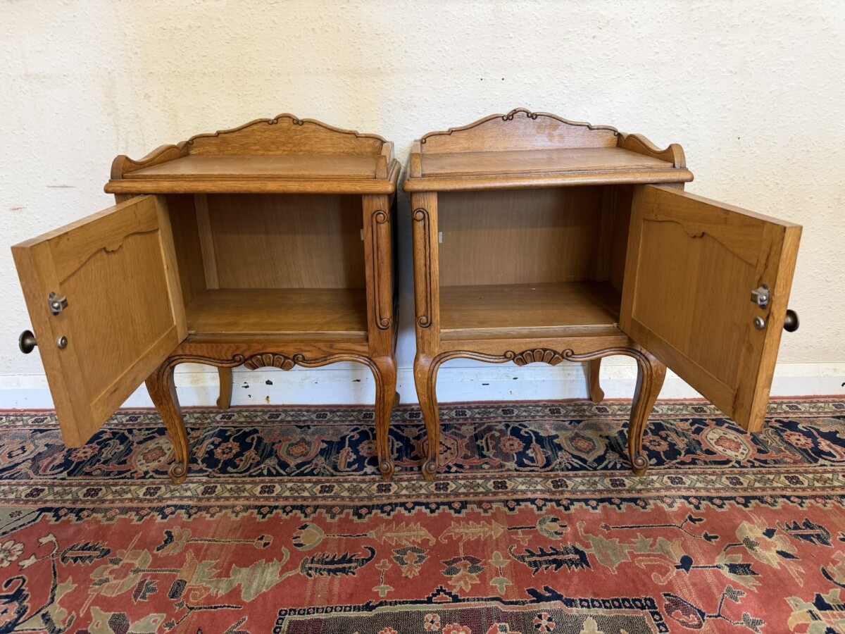 PAIR OF FRENCH CARVED OAK BEDSIDE CABINETS CIRCA 1950 - Image 6