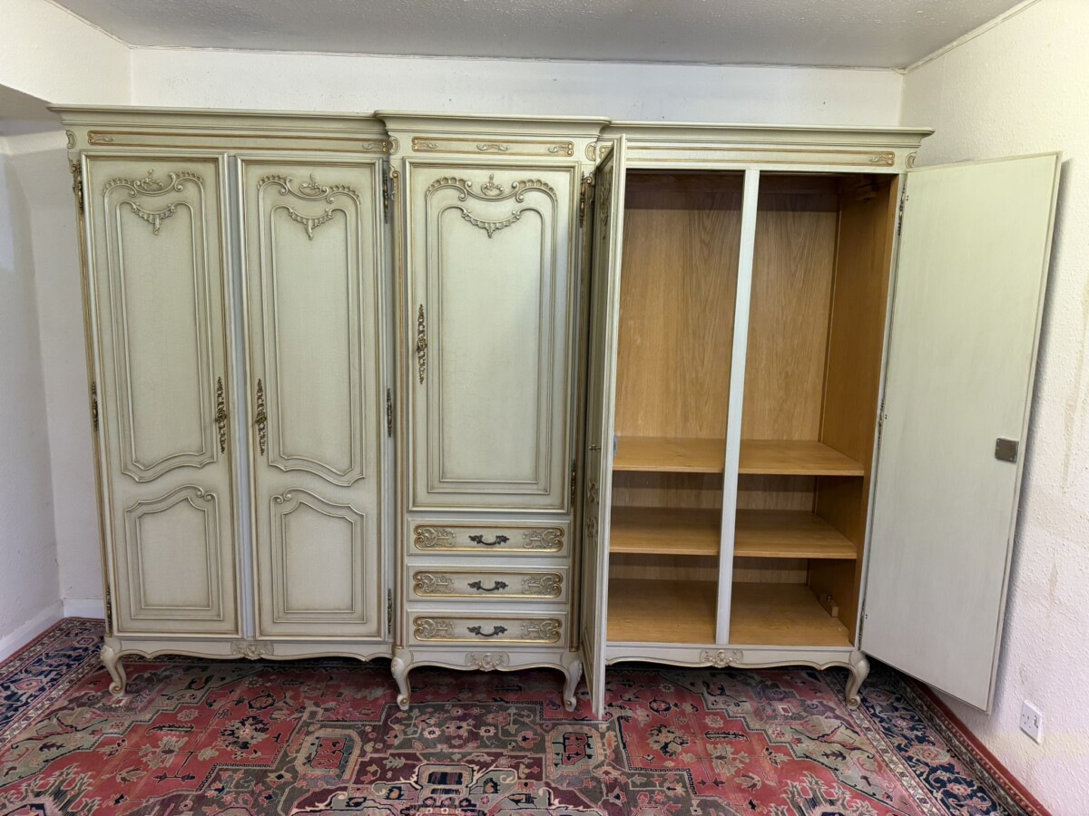 STUNNING FRENCH ROCOCO STYLE FIVE DOOR CARVED ARMOIRE/WARDROBE - Image 11
