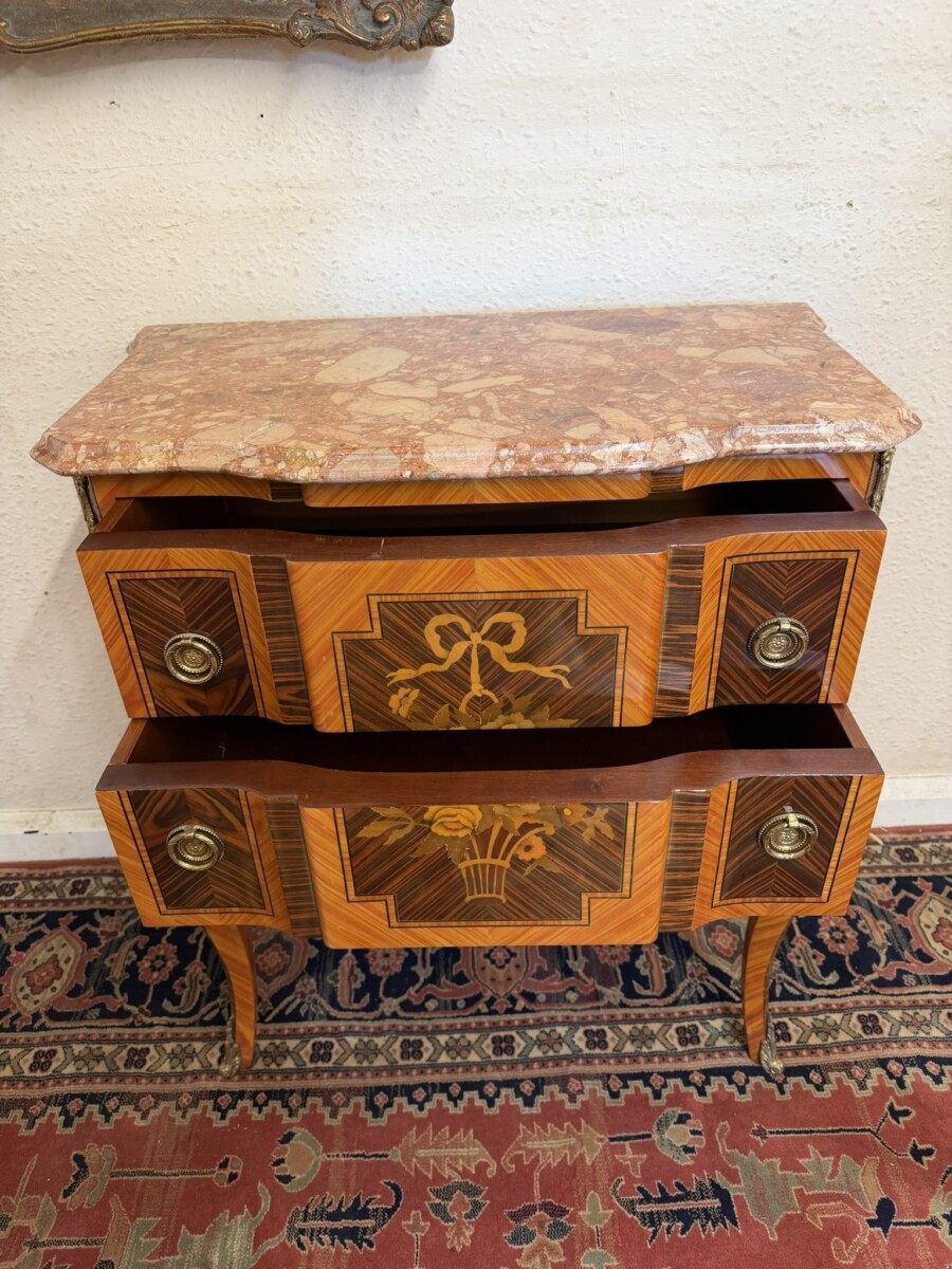 FRENCH NEAT SIZE KINGWOOD MARBLE TOP COMMODE/CHEST OF DRAWERS CIRCA 1950 - Image 7