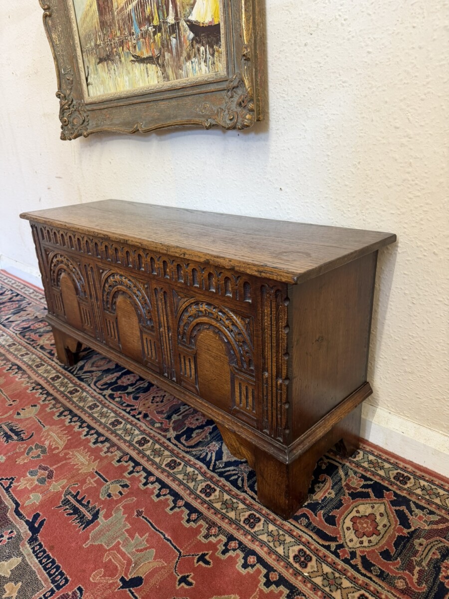 TITCHMARSH AND GOODWIN CARVED OAK COFFER/STORAGE CHEST - Image 2