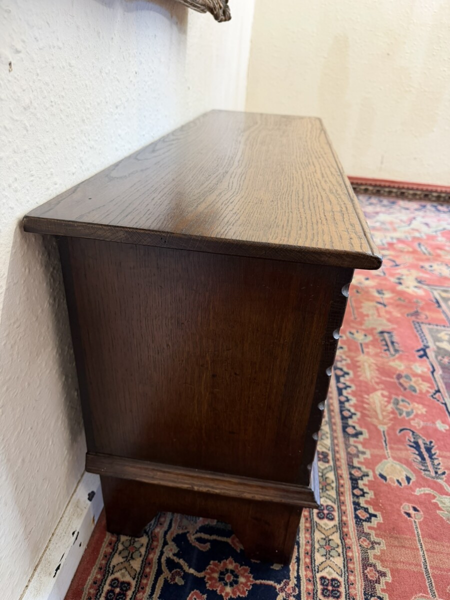 TITCHMARSH AND GOODWIN CARVED OAK COFFER/STORAGE CHEST - Image 6