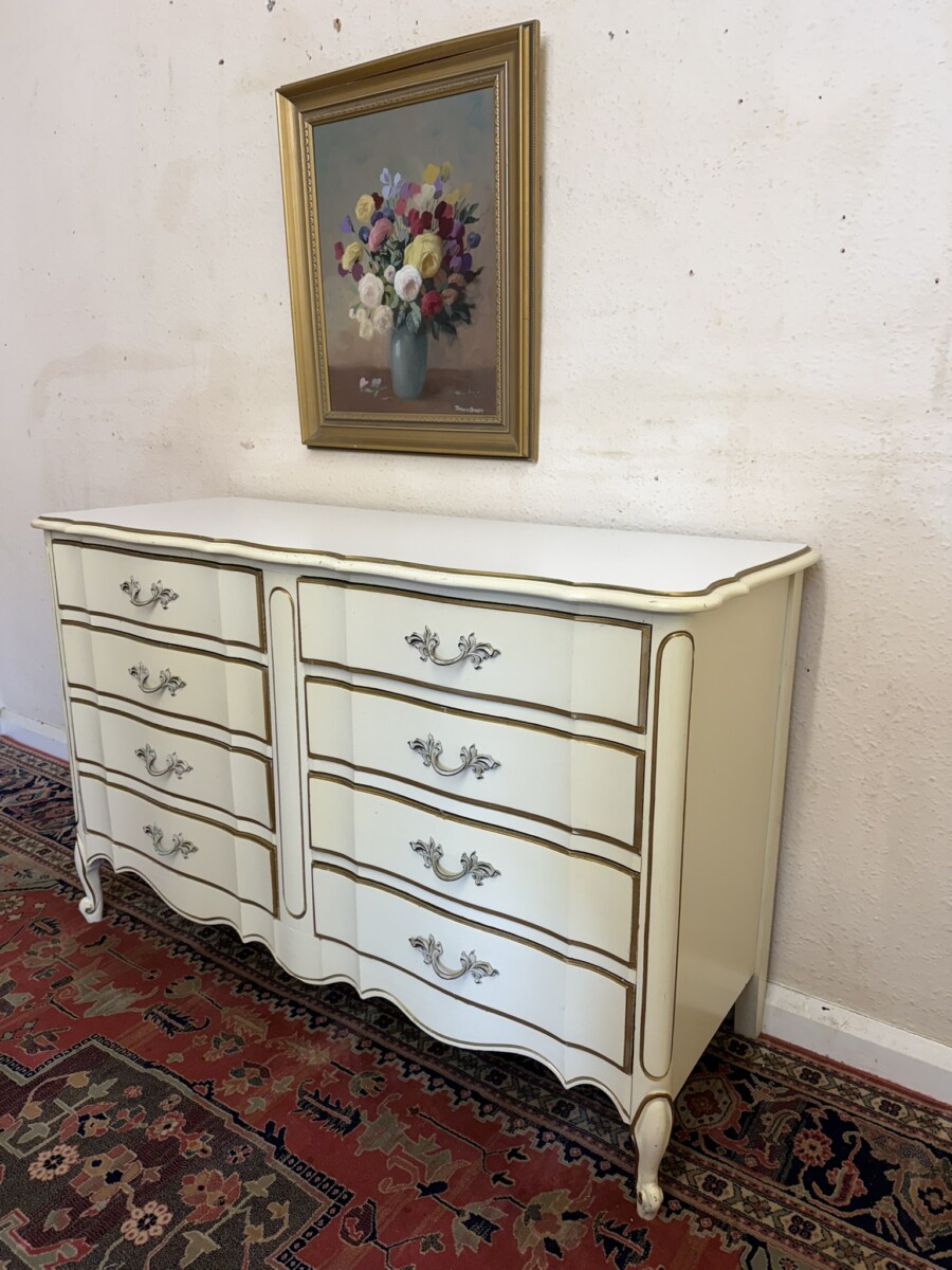 FRENCH SHAPED CHEST OF EIGHT DRAWERS CIRCA 1950 - Image 2