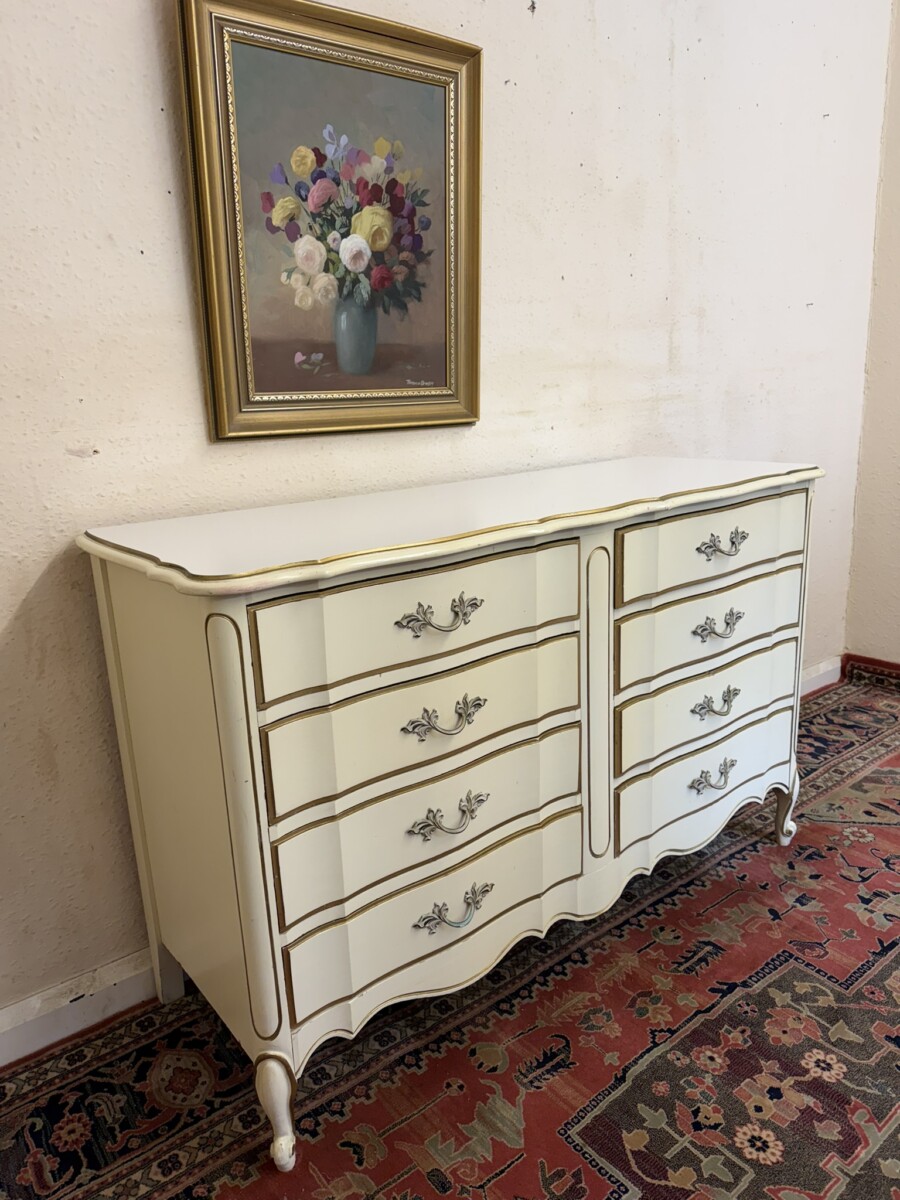 FRENCH SHAPED CHEST OF EIGHT DRAWERS CIRCA 1950 - Image 3