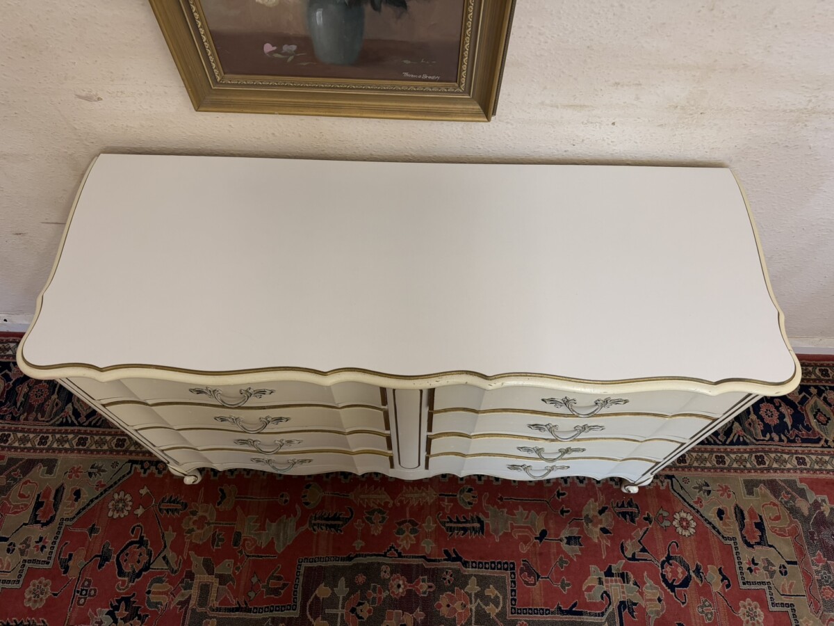 FRENCH SHAPED CHEST OF EIGHT DRAWERS CIRCA 1950 - Image 4