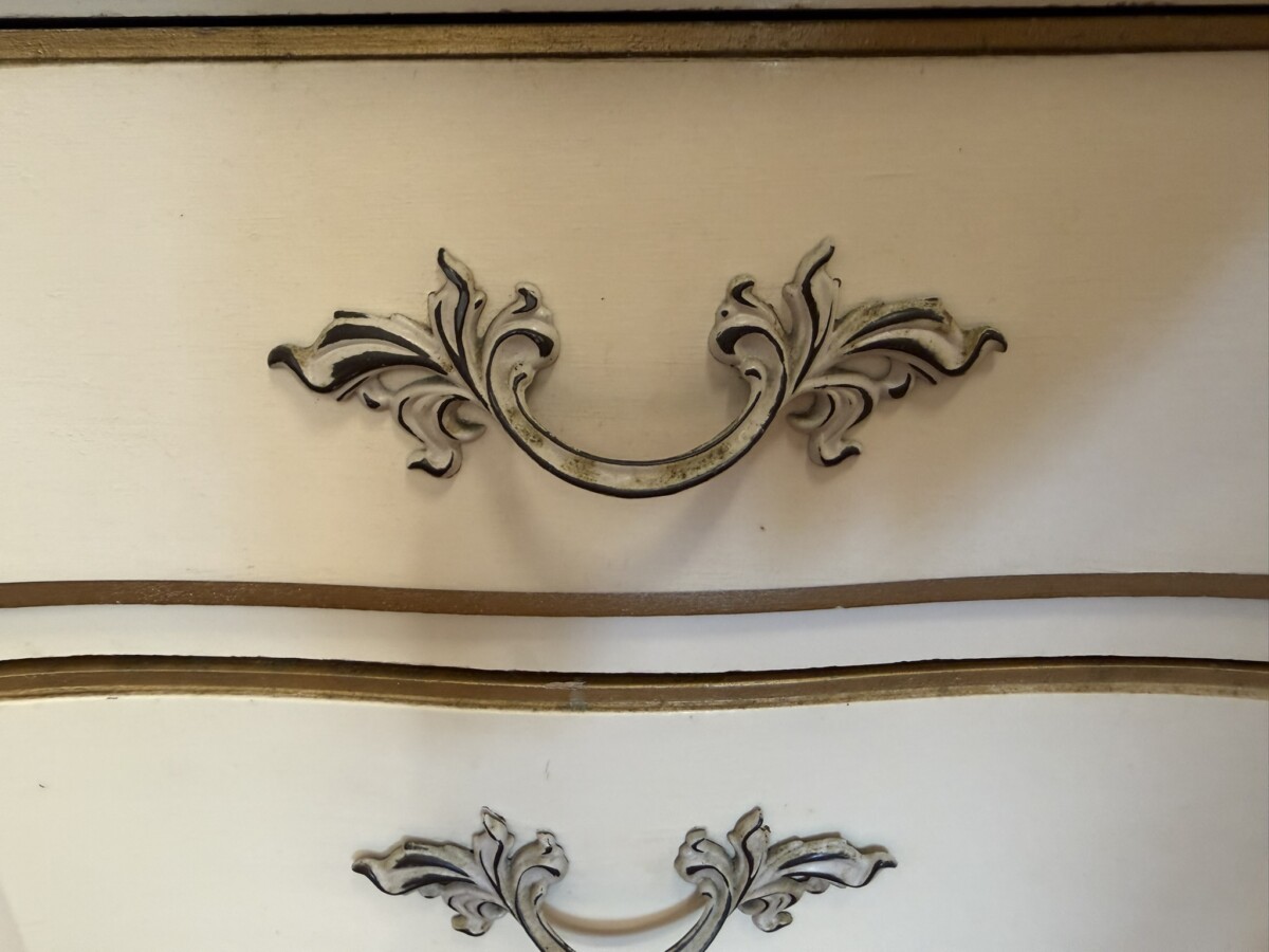 FRENCH SHAPED CHEST OF EIGHT DRAWERS CIRCA 1950 - Image 7