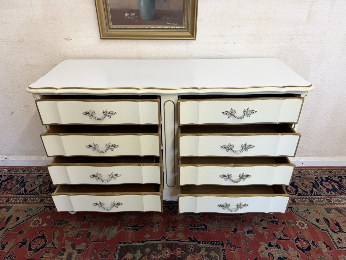 FRENCH SHAPED CHEST OF EIGHT DRAWERS CIRCA 1950 - Image 9
