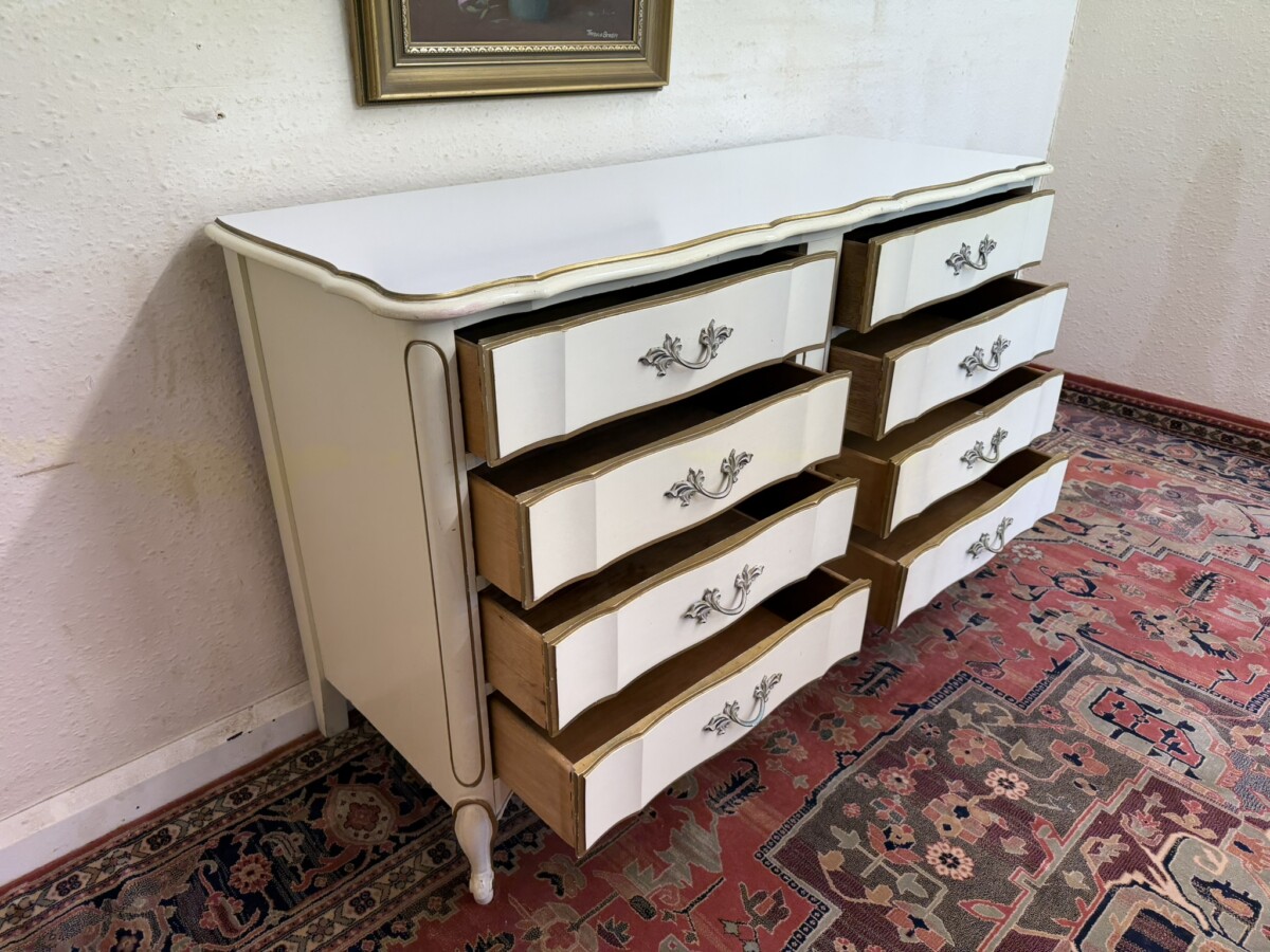 FRENCH SHAPED CHEST OF EIGHT DRAWERS CIRCA 1950 - Image 10