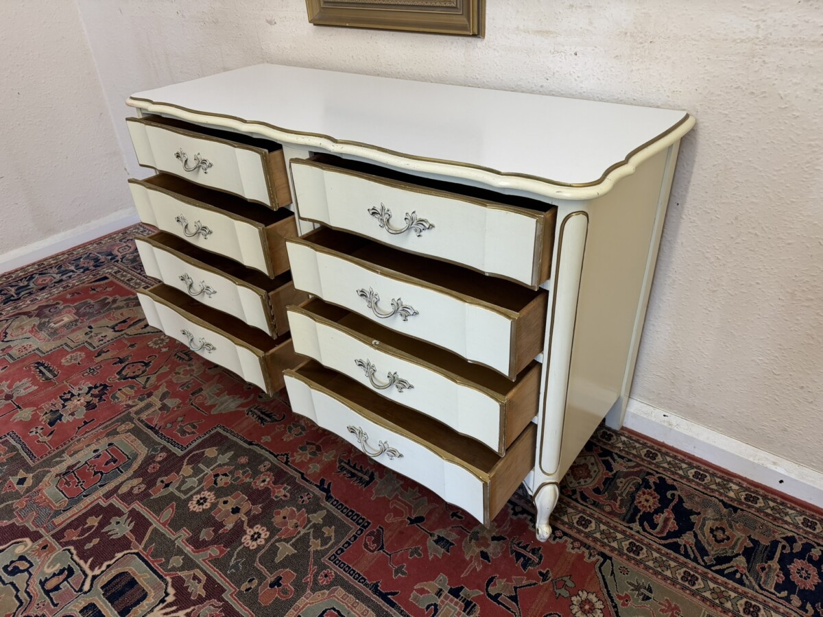 FRENCH SHAPED CHEST OF EIGHT DRAWERS CIRCA 1950 - Image 11