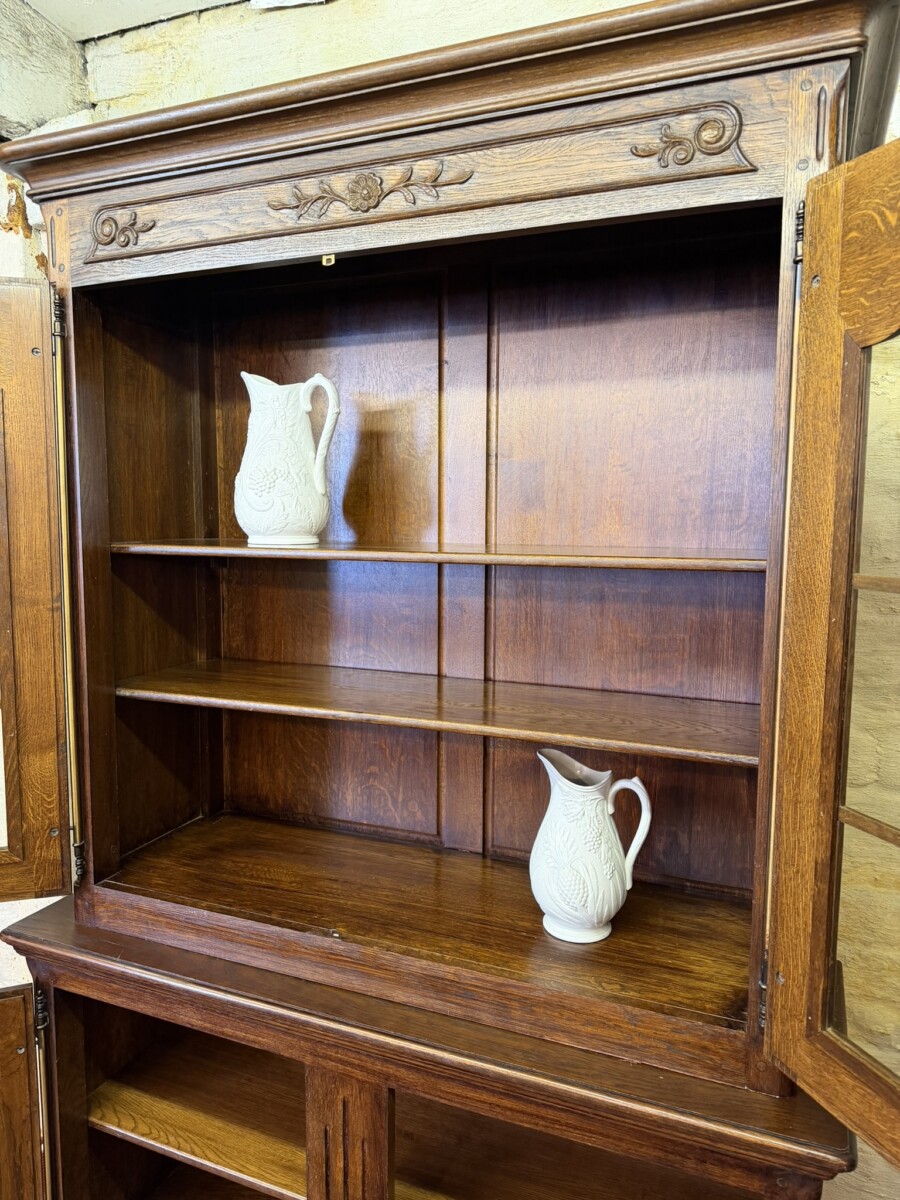 ANTIQUE FRENCH COUNTRY OAK CUPBOARD/CABINET CIRCA 1930 - Image 7