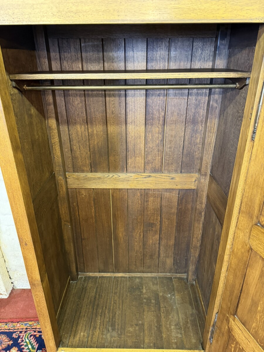 ANTIQUE FRENCH OAK ARMOIRE/WARDROBE/CUPBOARD CIRCA 1920 - Image 8