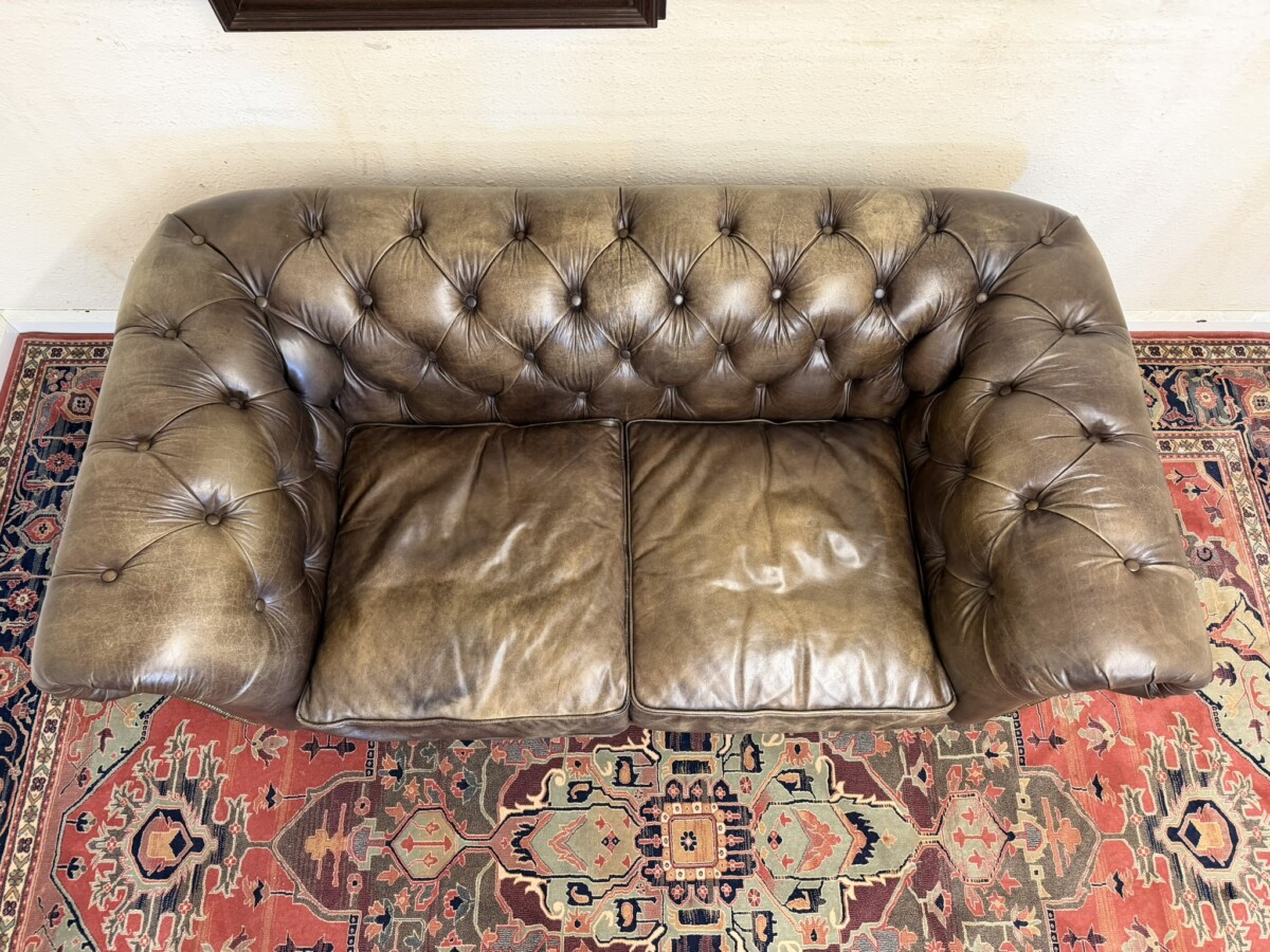 ANTIQUE BROWN LEATHER CHESTERFIELD TWO SEATER SOFA BY HALO - Image 12