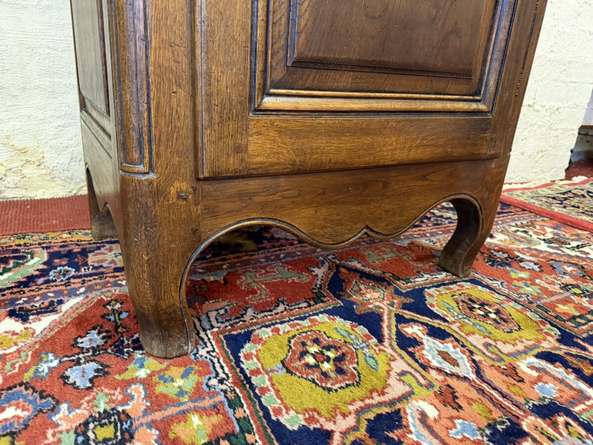 ANTIQUE FRENCH SINGLE DOOR ARMOIRE/WARDROBE/HALL ROBE CIRCA 1920 - Image 4