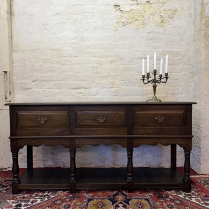 QUALITY OAK THREE DRAWER POT BOARD DRESSER CIRCA 1930