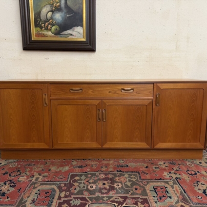 STYLISH MID CENTURY MODERN TEAK GPLAN SIDEBOARD