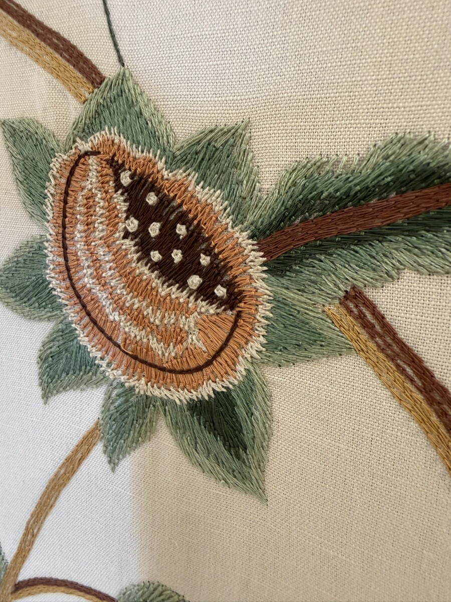 ANTIQUE FRENCH PAINTED CHELSEA TEXTILE FABRIC SOFA CIRCA 1930 - Image 8