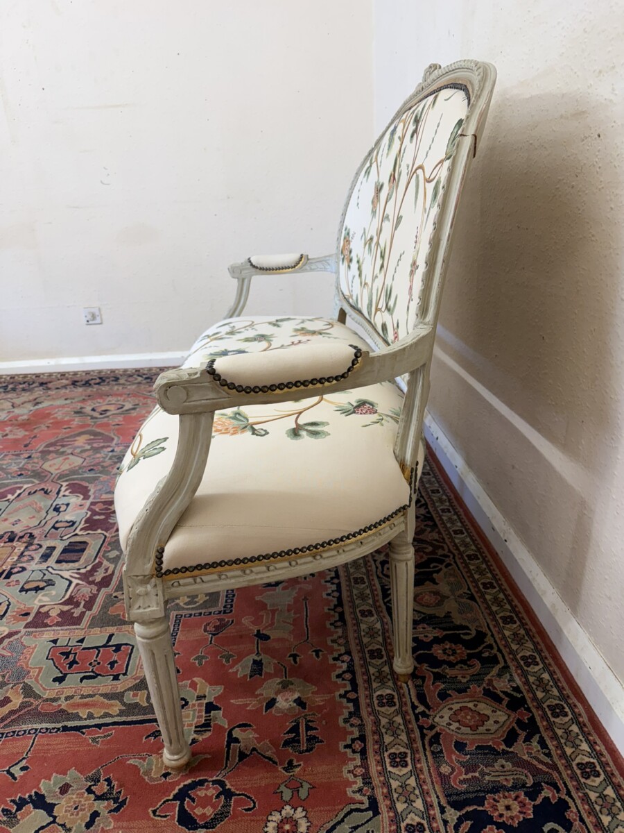 ANTIQUE FRENCH PAINTED CHELSEA TEXTILE FABRIC SOFA CIRCA 1930 - Image 12