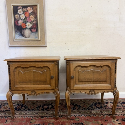 FABULOUS PAIR OF FRENCH OAK BEDSIDE CABINETS CIRCA 1950