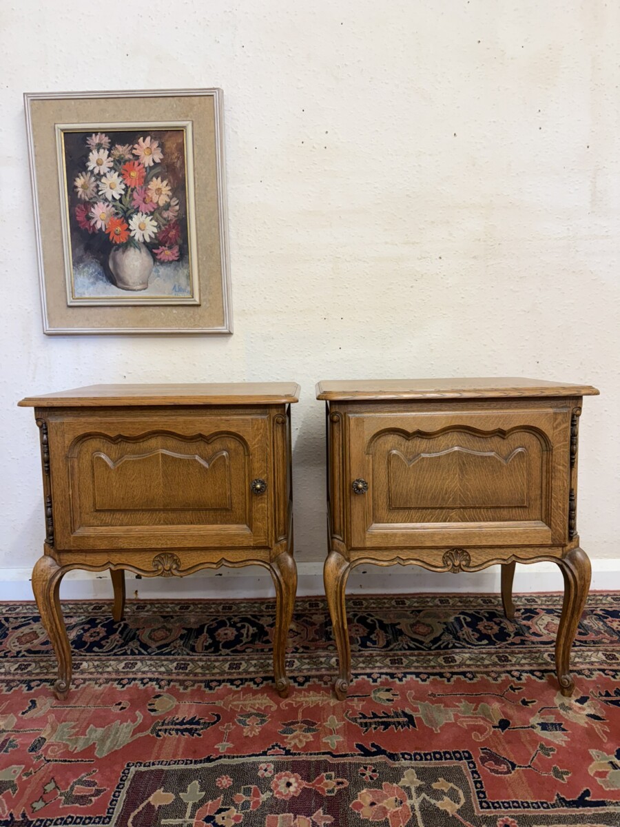 FABULOUS PAIR OF FRENCH OAK BEDSIDE CABINETS CIRCA 1950