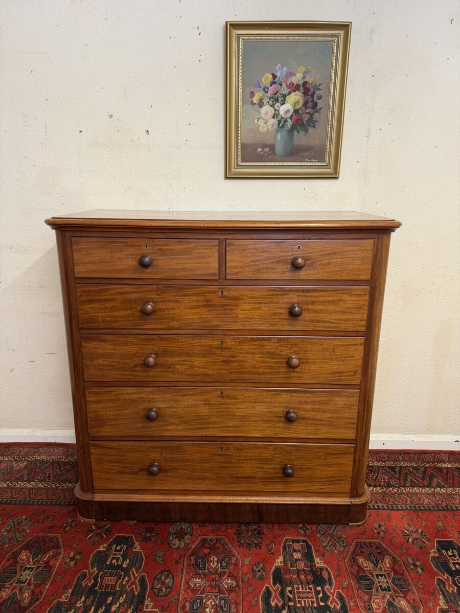 QUALITY ANTIQUE VICTORIAN MAHOGANY CHEST OF DRAWERS CIRCA 1850