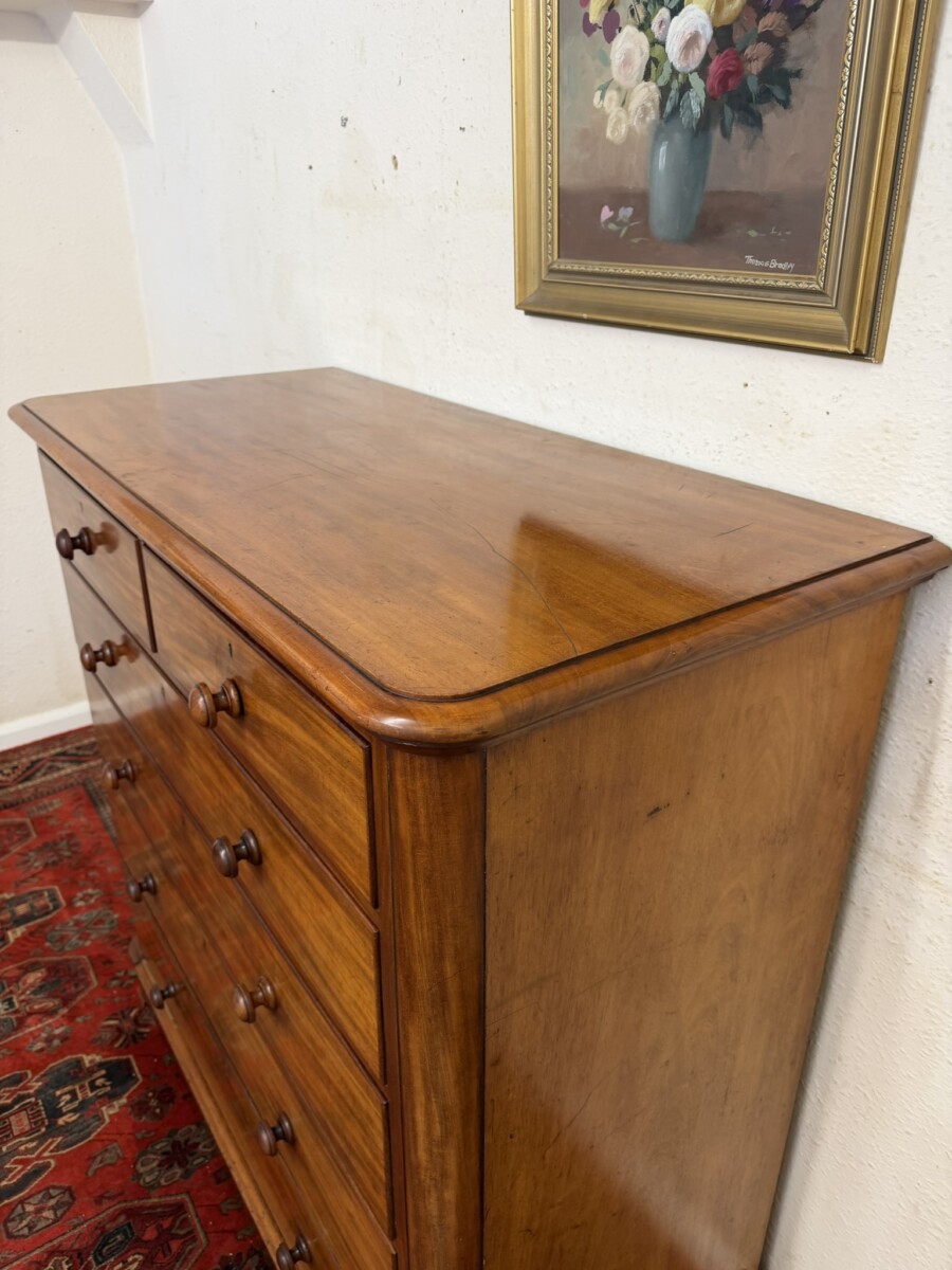 QUALITY ANTIQUE VICTORIAN MAHOGANY CHEST OF DRAWERS CIRCA 1850 - Image 5