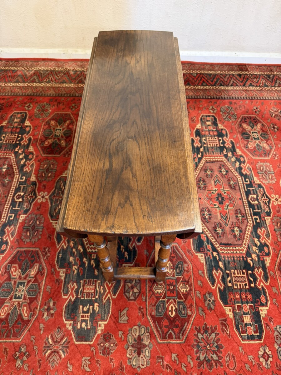 NEAT SIZED CARVED OAK GATE LEG TABLE - Image 9
