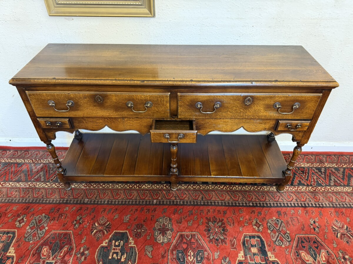 QUALITY OAK POT BOARD DRESSER/ SIDEBOARD - Image 9