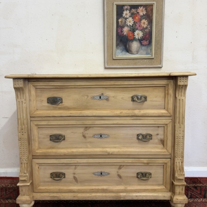 ANTIQUE PINE CHEST OF THREE DRAWERS CIRCA 1900