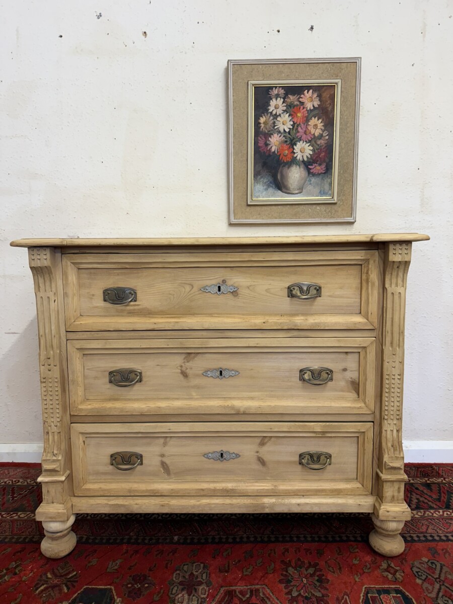ANTIQUE PINE CHEST OF THREE DRAWERS CIRCA 1900
