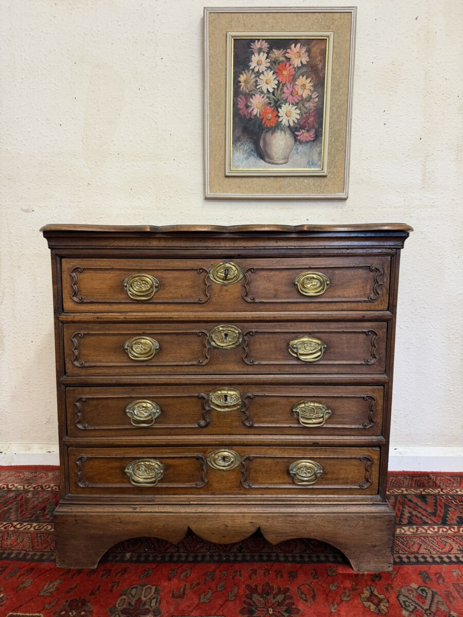 FANTIQUE LATE 18TH CENTURY WALNUT BATCHELORS CHEST/COMMODE CIRCA 1790